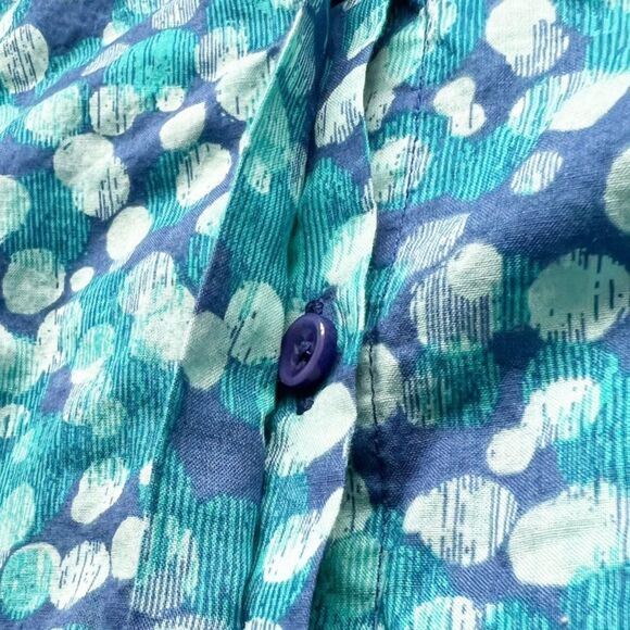 Coldwater Creek No Iron Casual Button Up Collared Shirt. Medium. 10-12. 10. 12. - Picture 4 of 9